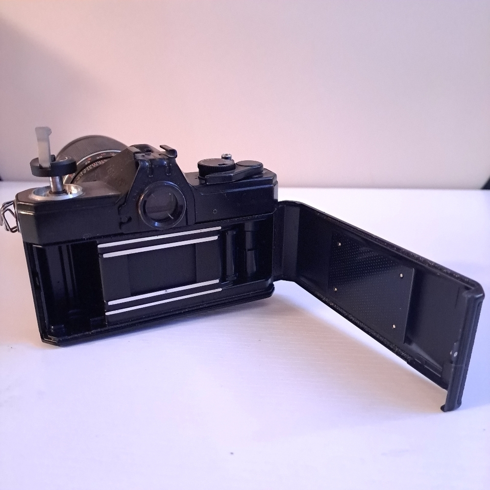 vintage fujica st701 film camera body & vintage vivitar 200mm telephoto lens - Picture 8 of 10